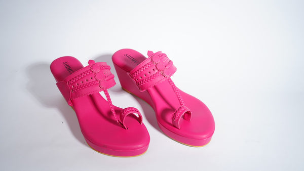 Flaming Magenta Kolhapuri Wedges