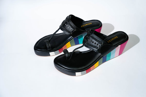Queen Shimuzz Wedges - Black