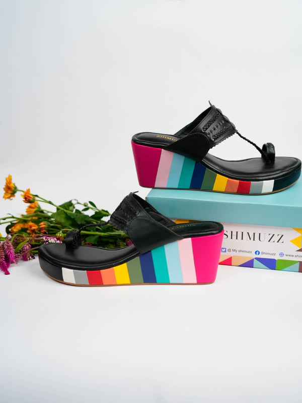 Queen Shimuzz Wedges - Black