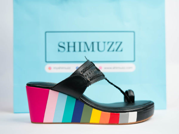 Queen Shimuzz Wedges - Black