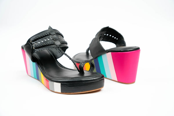 Queen Shimuzz Wedges - Black