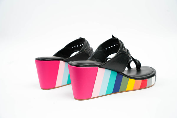 Queen Shimuzz Wedges - Black