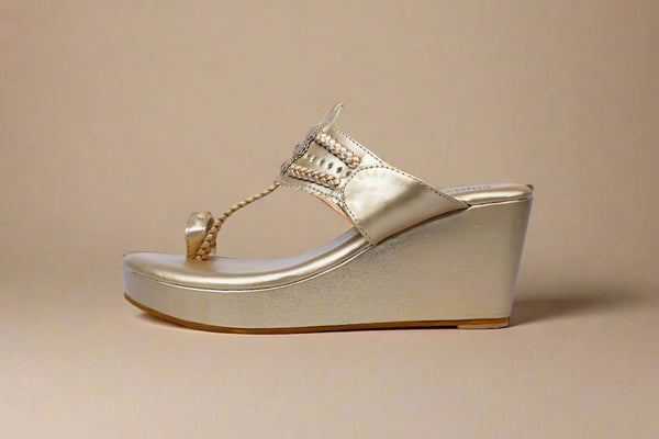 Desert Mist Kolhapuri Wedges