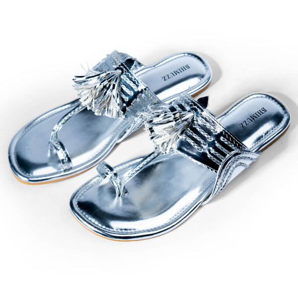 Tassel with braided silver flats