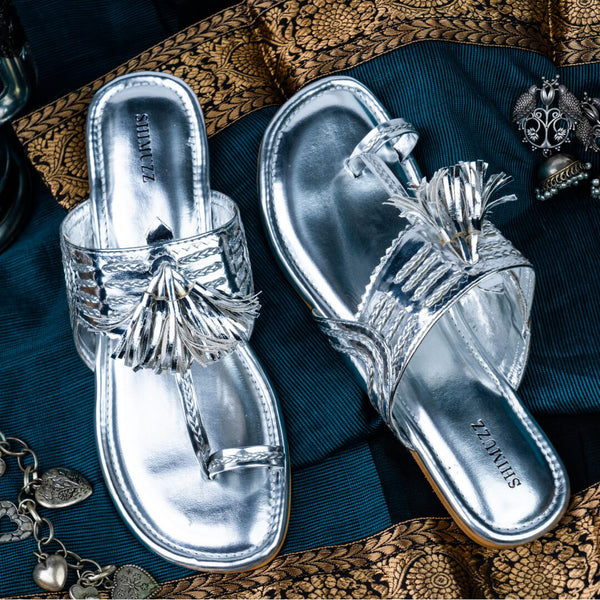 Tassel with braided sliver flats