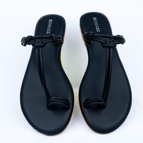 Black knotted straps flats