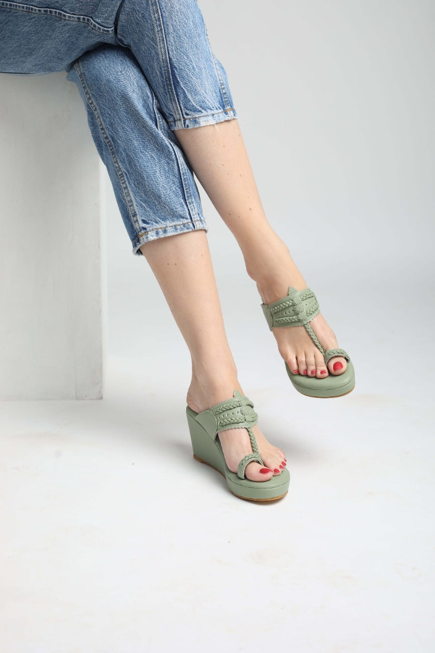 Emerald Dust Kolhapuri Wedges â Shimuzz